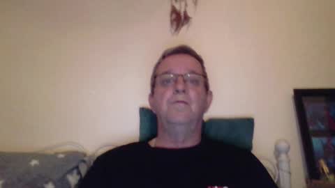 Snapshot of trev8331 chatting on October 15, 2025, 7:41 am Fe-fi-fo-fum online show from October 15, 2025, 7:41 am