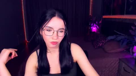 TriciaDaisy online show from May 29, 2026, 2:37 pm
