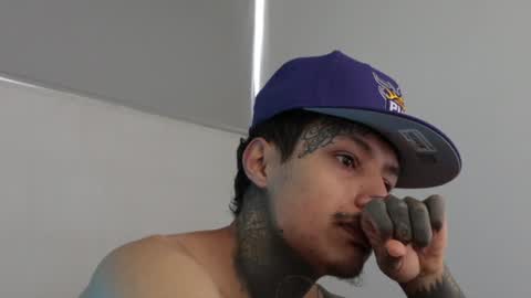 - trieone online show from December 3, 2024, 1:32 pm