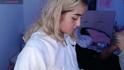 trinitych_ online show from April 2, 2026, 4:43 am