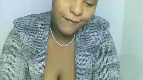 trishbigtits online show from October 20, 2025, 2:39 pm