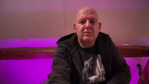 Snapshot of tritonspace chatting on October 2, 2025, 2:51 am Triton online show from October 2, 2025, 2:51 am