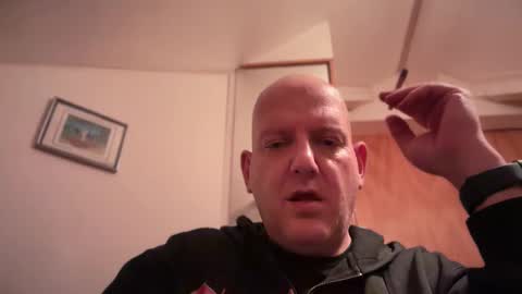 Snapshot of tritonspace chatting on October 3, 2025, 1:02 am Triton online show from October 3, 2025, 1:02 am