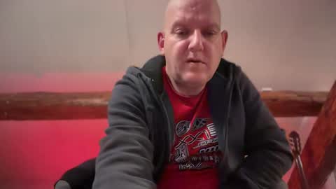 Snapshot of tritonspace chatting on October 9, 2025, 10:19 pm Triton online show from October 9, 2025, 10:19 pm