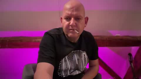 Snapshot of tritonspace chatting on October 21, 2025, 5:19 am Triton online show from October 21, 2025, 5:19 am