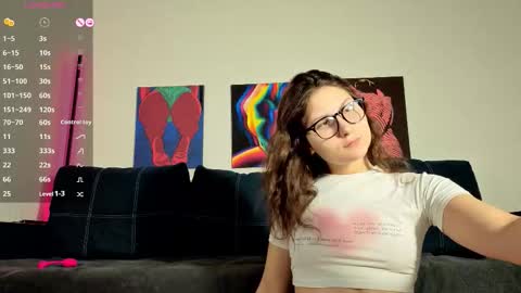 trixibell online show from October 22, 2025, 4:46 am