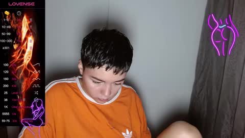 Snapshot of trixie_tangg chatting on February 21, 2025, 2:39 am Kitty online show from February 21, 2025, 2:39 am