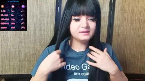 trixiedoescamcam online show from December 18, 2024, 8:03 pm