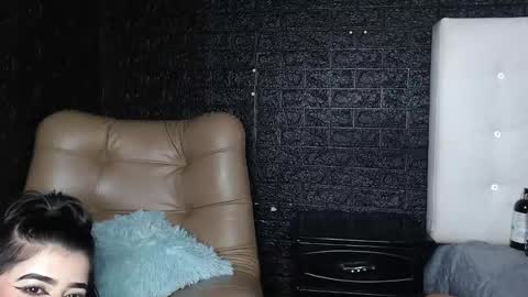 Snapshot of trixxiee_ chatting on February 18, 2025, 1:54 am trixxiee_ online show from February 18, 2025, 1:54 am