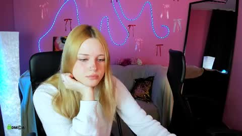 Trixy online show from April 10, 2026, 12:21 pm