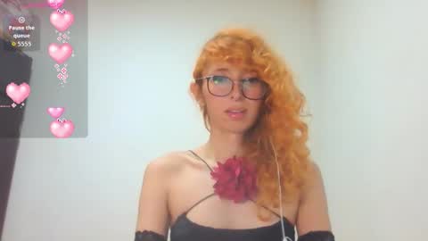 Snapshot of trixy_roses chatting on November 9, 2025, 5:44 pm Trixy Rose online show from November 9, 2025, 5:44 pm