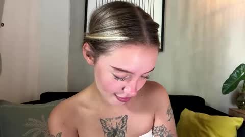 Mia online show from February 1, 2026, 5:06 am