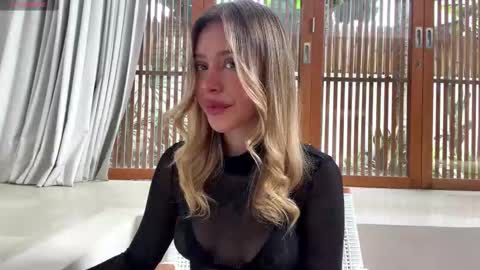 Mia online show from March 27, 2026, 5:13 am