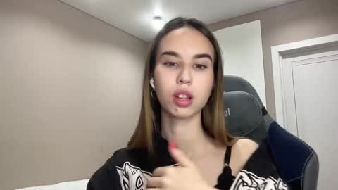 tryme_muse online show from November 23, 2025, 3:56 pm