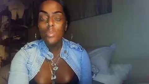 Amber White online show from November 15, 2025, 4:10 am