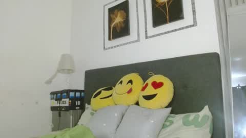 Bella Ratbu online show from January 22, 2025, 3:52 am