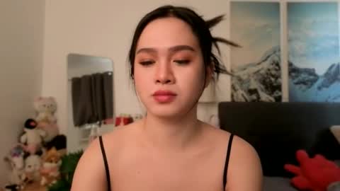 Bella Ratbu online show from April 19, 2026, 4:56 am