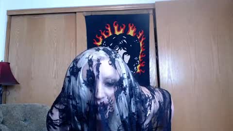 Sabrina Ravndahl online show from April 18, 2026, 1:26 pm