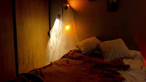 Tsuky online show from March 10, 2026, 11:32 pm