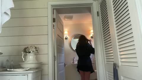 ttmarieee online show from November 6, 2025, 3:24 pm