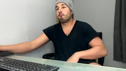 Stimulation make me Cum in Public or in Pvt   online show from December 4, 2024, 5:05 am