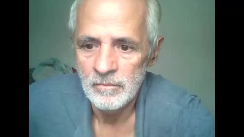Snapshot of tuamigo8a chatting on September 28, 2025, 12:32 pm Siveomeves online show from September 28, 2025, 12:32 pm