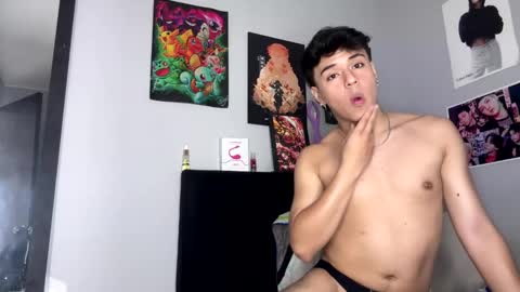 Snapshot of tuenkim_ chatting on January 22, 2025, 4:33 pm tuenkim_ online show from January 22, 2025, 4:33 pm