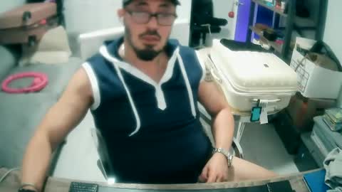 tuscan_taurus online show from February 11, 2025, 10:59 am