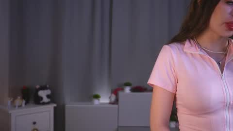 Shirlee online show from May 28, 2026, 2:25 pm