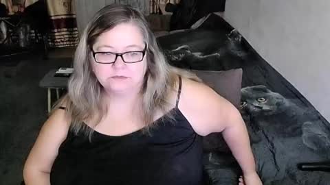 Lana online show from March 3, 2026, 10:04 pm