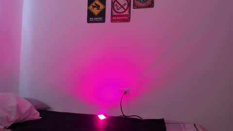 Eve  Lili online show from April 18, 2026, 9:04 pm