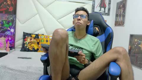 Snapshot of twinkd_asian chatting on October 22, 2025, 3:18 am David online show from October 22, 2025, 3:18 am