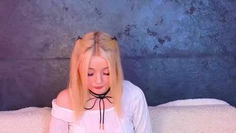 Snapshot of twinklefluff chatting on March 8, 2025, 8:11 am twinklefluff online show from March 8, 2025, 8:11 am