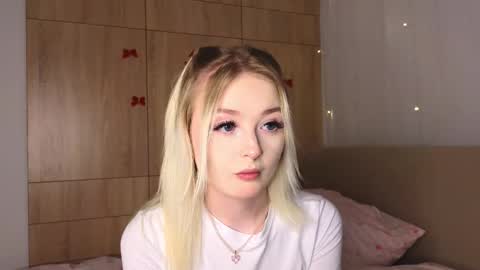 twinklefluff online show from February 25, 2026, 4:05 pm