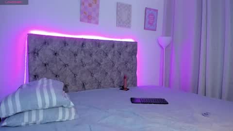 twinksboys_23 online show from April 15, 2026, 7:32 pm