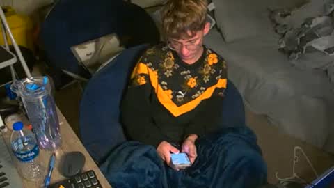 shytwink online show from September 20, 2025, 1:56 pm