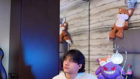 twinslovers_ online show from May 13, 2026, 4:21 am