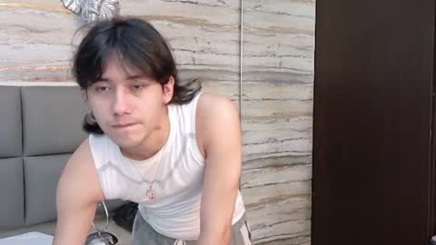 twinslovers_ online show from June 14, 2026, 4:14 am