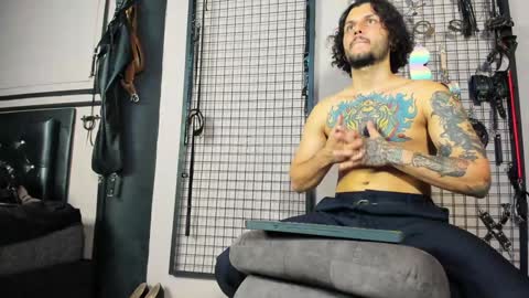 Clio  Tadeo online show from December 27, 2024, 12:39 am