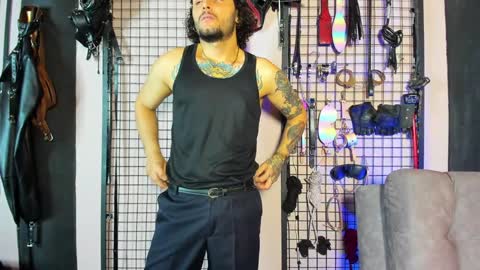 Clio  Tadeo online show from December 31, 2024, 8:34 pm