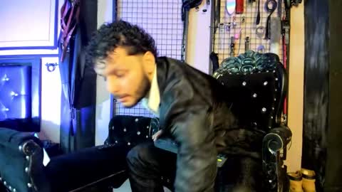 Clio  Tadeo online show from February 27, 2026, 10:10 pm