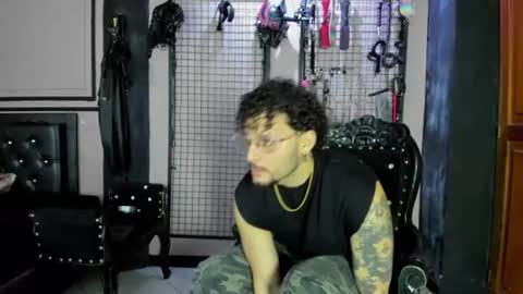 Snapshot of twisted_fantasy_ chatting on June 30, 2026, 4:35 am Clio Tadeo online show from June 30, 2026, 4:35 am