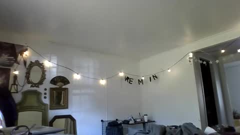 twizzytoxic22 online show from November 5, 2025, 7:36 pm