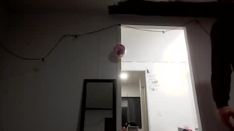 twizzytoxic22 online show from April 17, 2026, 6:05 am