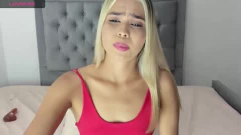 tyfanny19 online show from December 13, 2025, 7:53 pm