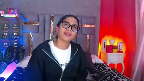 tyla_ks online show from December 18, 2025, 7:53 pm