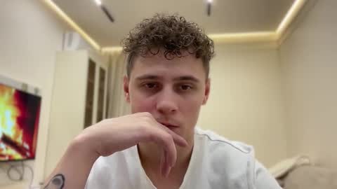 tyler_garrner online show from November 28, 2025, 4:31 pm