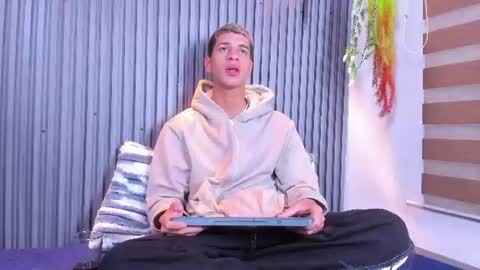 tyler_noir online show from June 12, 2026, 12:59 pm
