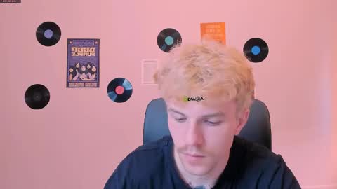 tyler_wolf_ online show from May 8, 2026, 9:47 am