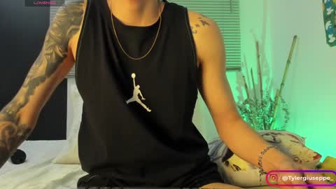 tylergiuseppe_ online show from January 17, 2025, 5:42 am